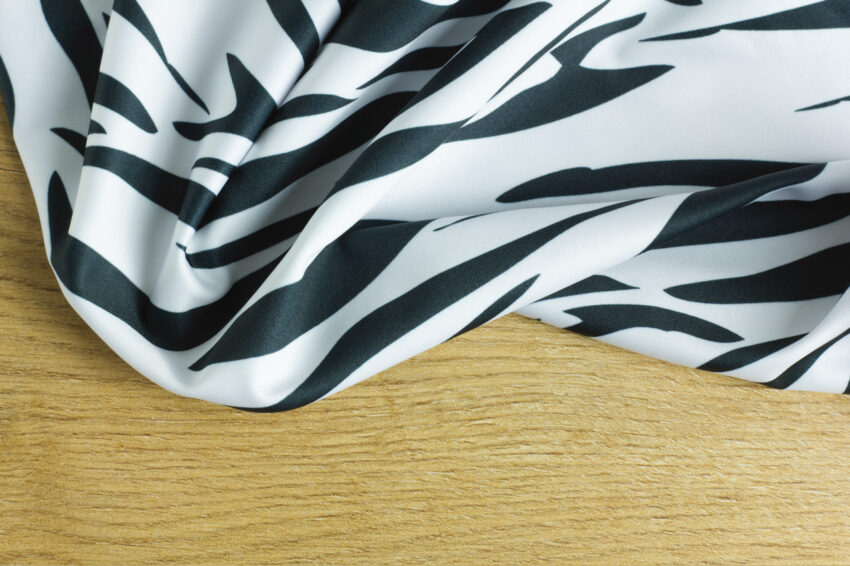 Minőségi poliészter ruha anyag Szakatex olcsó méteráru kínálatában